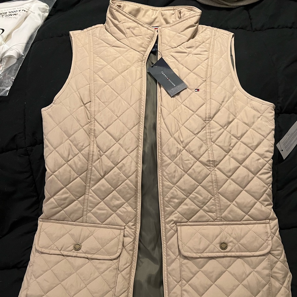 NWT Tommy Hilfiger Vest